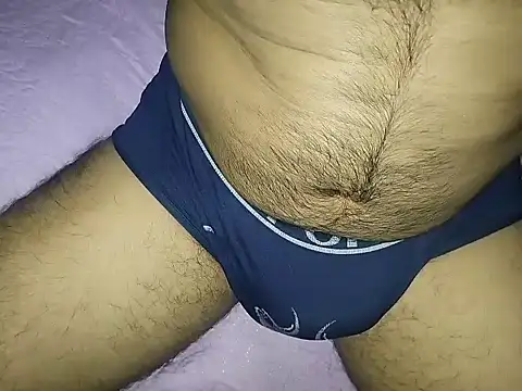 Snapshot of robertocastillo-2017 chatting on 09-15-25, 04:01 robertocastillo-2017 online show from 09-15-25, 04:01