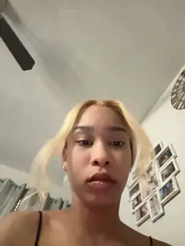 Snapshot of nikkiibabby chatting on 12-27-24, 09:54 nikkiibabby online show from 12-27-24, 09:54