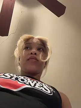 Snapshot of nikkiibabby chatting on 02-17-25, 09:52 nikkiibabby online show from 02-17-25, 09:52