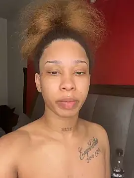 Snapshot of nikkiibabby chatting on 02-27-25, 01:38 nikkiibabby online show from 02-27-25, 01:38