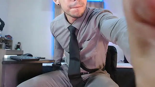 Andrew 4  online show from 03-08-25, 03:06