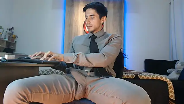 Andrew 4  online show from 09-28-25, 08:31