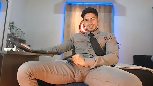 Andrew 4  online show from 11-04-25, 03:27