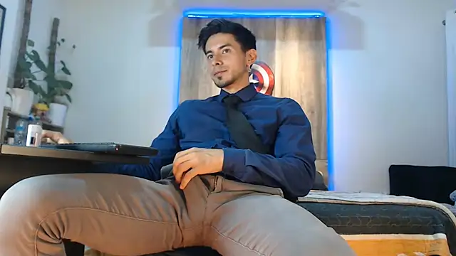 Andrew 4  online show from 02-18-26, 01:23