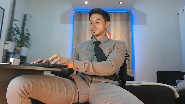 Andrew 4  online show from 03-08-26, 06:50