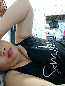 XXLorie 02 online show from 04-16-26, 12:00