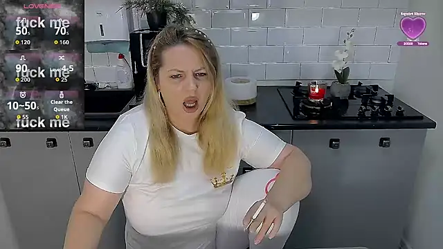 erikaerika online show from 11-25-25, 08:36