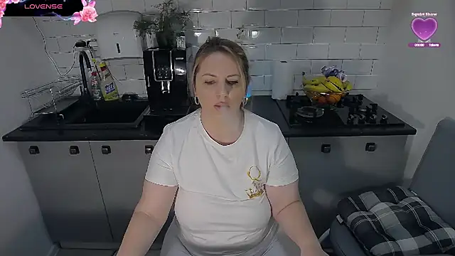 erikaerika online show from 12-22-25, 07:38