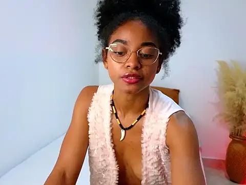 kriss reyes online show from 04-19-26, 02:44