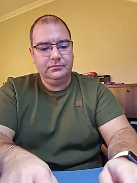 Snapshot of Andrew1900529 chatting on 10-27-25, 07:23 Andrew1900529 online show from 10-27-25, 07:23