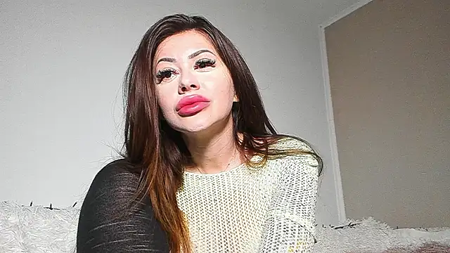 BrianaDiamondXXX online show from 03-30-26, 06:03