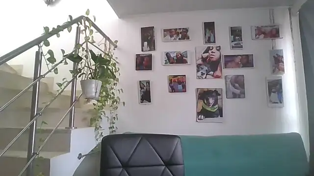 Adrilovechocolate online show from 06-04-26, 04:35