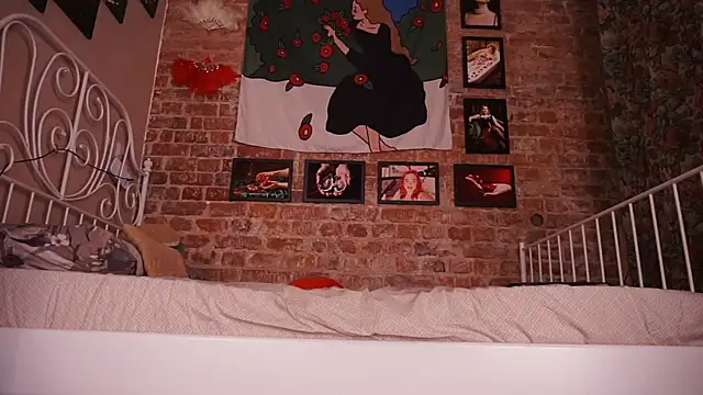 Evelively online show from 12-18-25, 02:28