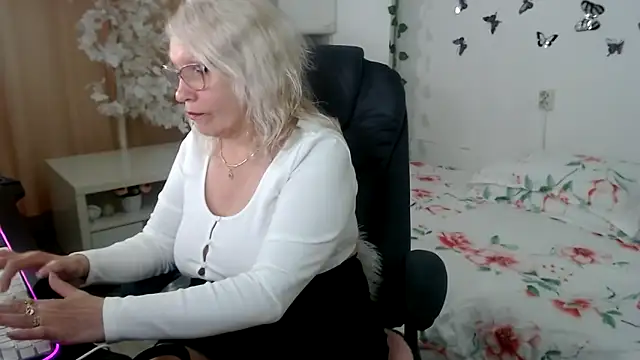 Ghertrude52 online show from 05-17-26, 04:10