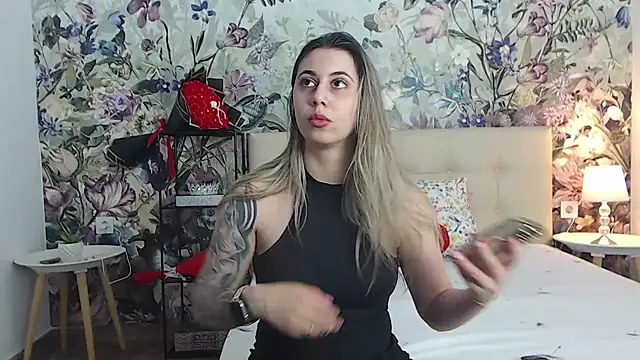 Snapshot of RoseDiamond06 chatting on 07-17-26, 03:07 RoseDiamond06 online show from 07-17-26, 03:07