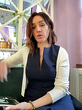 Snapshot of EvaXOAir chatting on 12-11-24, 08:15 EvaXOAir online show from 12-11-24, 08:15