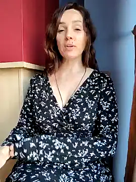 Snapshot of EvaXOAir chatting on 12-17-24, 07:40 EvaXOAir online show from 12-17-24, 07:40