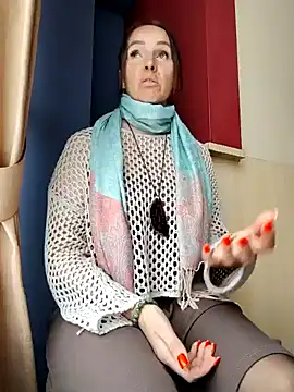 Snapshot of EvaXOAir chatting on 02-02-25, 06:37 EvaXOAir online show from 02-02-25, 06:37