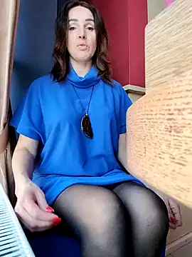 Snapshot of EvaXOAir chatting on 02-24-25, 05:33 EvaXOAir online show from 02-24-25, 05:33