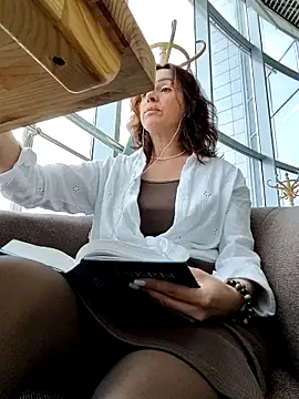 Snapshot of EvaXOAir chatting on 10-02-25, 03:46 EvaXOAir online show from 10-02-25, 03:46