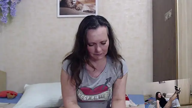 Snapshot of SheLion chatting on 04-23-26, 05:15 SheLion online show from 04-23-26, 05:15