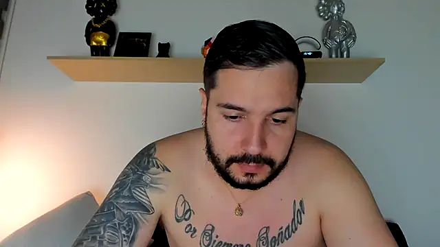 camilo restrepo21 online show from 01-08-25, 12:49
