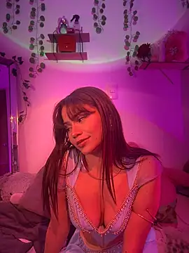 Snapshot of Sweett_Priya chatting on 10-12-25, 04:11 Sweett Priya online show from 10-12-25, 04:11