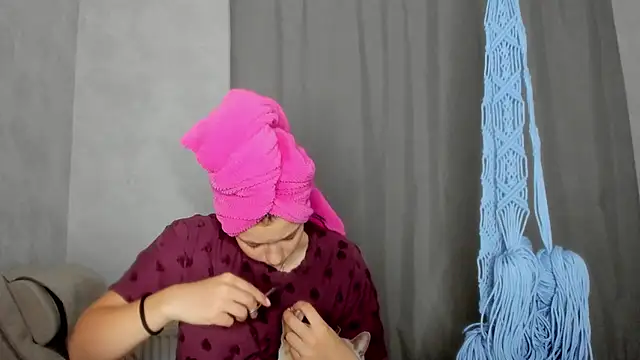 why again me online show from 05-13-26, 07:22