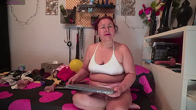 barbarah  online show from 04-16-26, 04:41