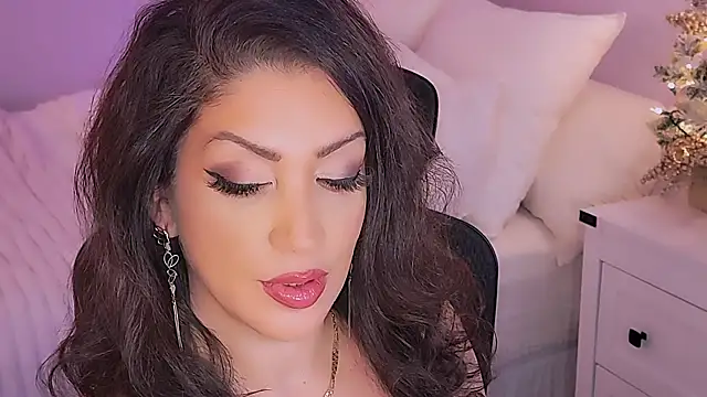 Wonderful Woman online show from 12-19-25, 03:24