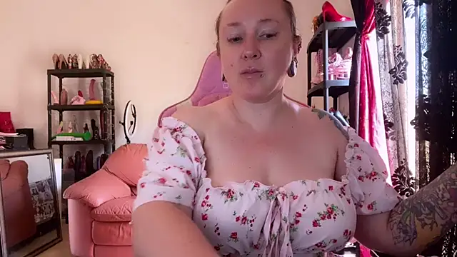 Snapshot of kisicaxx chatting on 05-29-26, 10:24 kisicaxx online show from 05-29-26, 10:24