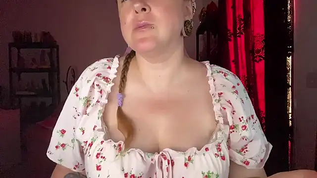 Snapshot of kisicaxx chatting on 07-20-26, 10:39 kisicaxx online show from 07-20-26, 10:39