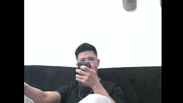 Snapshot of SebastianReiss chatting on 03-12-25, 05:35 SebastianReiss online show from 03-12-25, 05:35