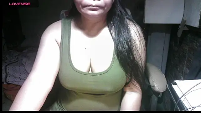 Snapshot of Hotpinay43 chatting on 09-18-25, 12:01 Hotpinay43 online show from 09-18-25, 12:01