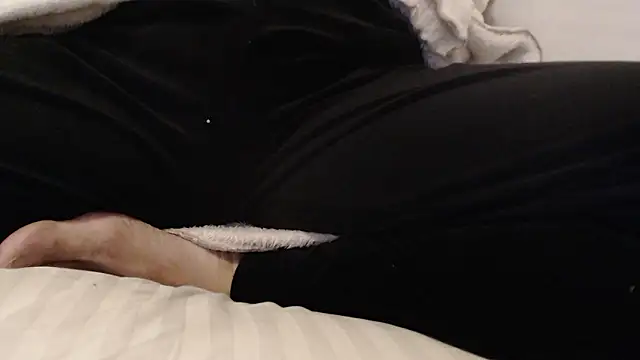 Snapshot of larawet chatting on 12-05-24, 08:44 larawet online show from 12-05-24, 08:44