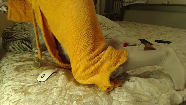 Snapshot of larawet chatting on 12-27-24, 01:11 larawet online show from 12-27-24, 01:11