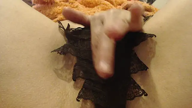 Snapshot of larawet chatting on 12-31-24, 01:19 larawet online show from 12-31-24, 01:19