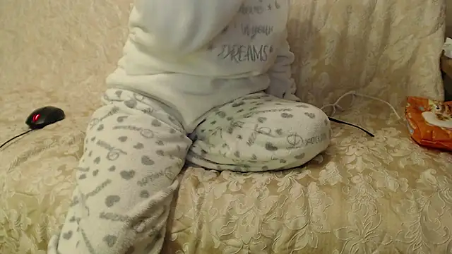 larawet online show from 11-29-25, 07:17