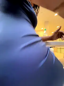   Nessa   online show from 12-21-25, 01:18