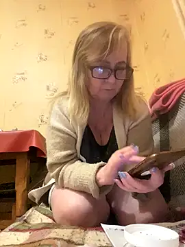 Irina2909xh online show from 12-18-25, 01:22