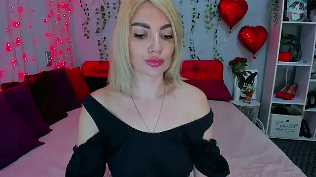 LunaBellucci online show from 04-14-26, 07:03