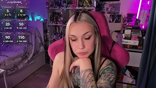 ChloeKohaku online show from 11-25-25, 03:17