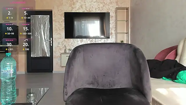 Snapshot of AmiraRosse chatting on 03-21-25, 07:33 AmiraRosse online show from 03-21-25, 07:33