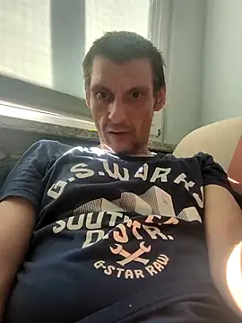 Snapshot of maciej chatting on 06-26-26, 04:33 maciej online show from 06-26-26, 04:33