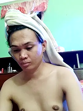 QueenSoreal online show from 10-24-25, 03:30