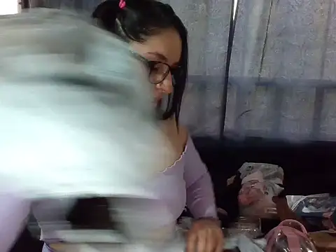 Snapshot of sara_110323 chatting on 09-23-25, 07:06 sara 110323 online show from 09-23-25, 07:06