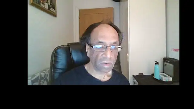 Snapshot of rauncher1 chatting on 05-02-26, 08:52 rauncher1 online show from 05-02-26, 08:52