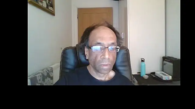 Snapshot of rauncher1 chatting on 05-06-26, 09:58 rauncher1 online show from 05-06-26, 09:58