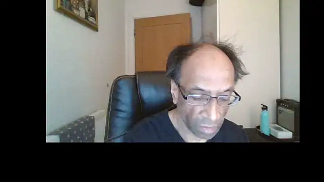 Snapshot of rauncher1 chatting on 05-12-26, 08:55 rauncher1 online show from 05-12-26, 08:55