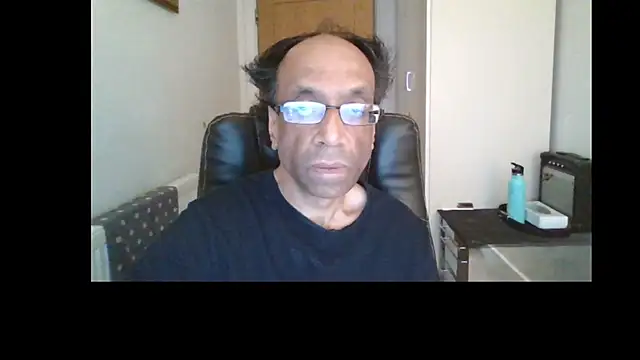 Snapshot of rauncher1 chatting on 05-13-26, 08:23 rauncher1 online show from 05-13-26, 08:23